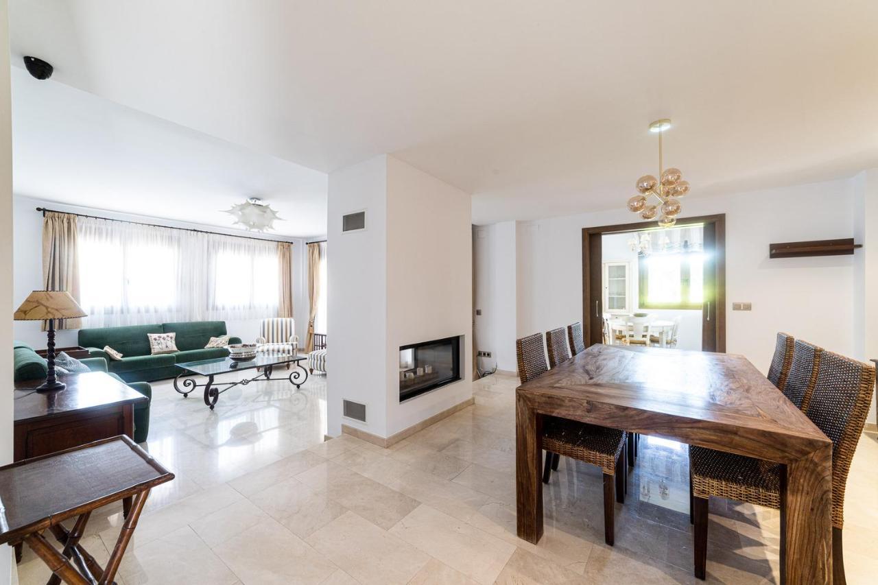 Private Martaver, Swiming Pool, Bbq & Pool Table