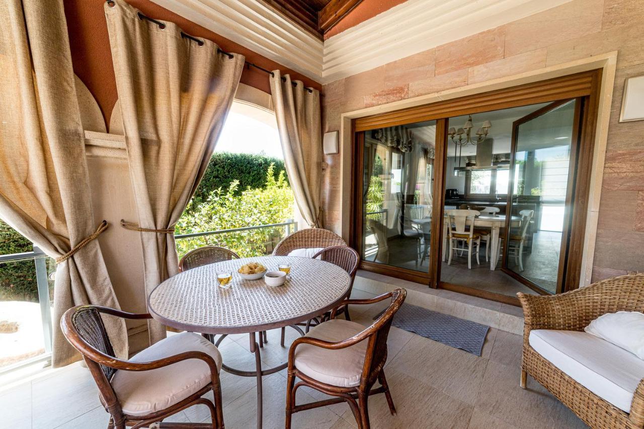 Private Martaver, Swiming Pool, Bbq & Pool Table Villa