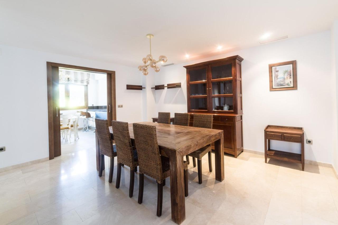 Private Martaver, Swiming Pool, Bbq & Pool Table